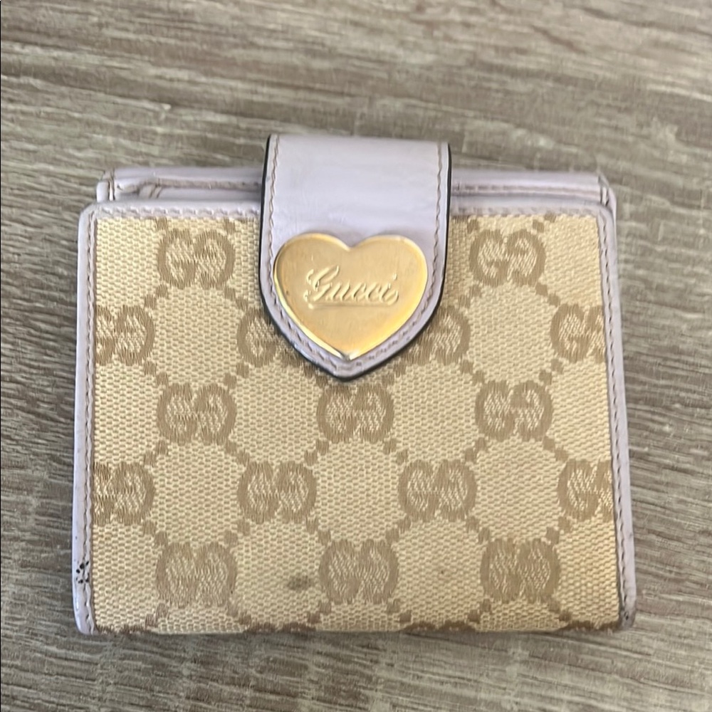 Gucci Cream and Gold Wallet with Heart Embellishment